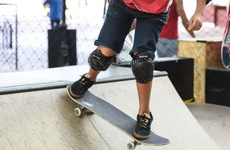 Crianças e adultos podem aprender a andar de skate com aulas gratuitas em Belo Horizonte