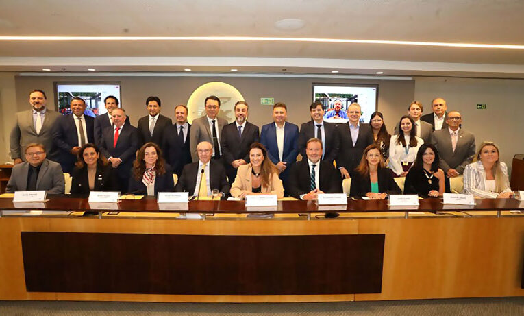 Sindicato da Habitação de Minas apresenta a parlamentares no Congresso sugestões sobre projetos de lei ligados ao setor