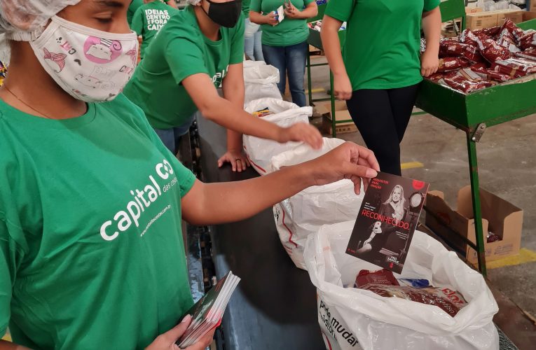 Empresa realiza divulgação sobre a importância da doação de sangue em cestas básicas