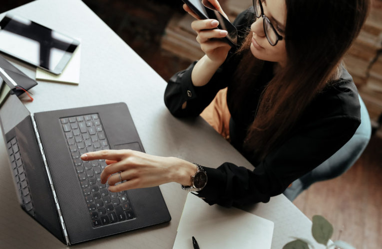 Jovens preferem sair do emprego a deixar teletrabalho