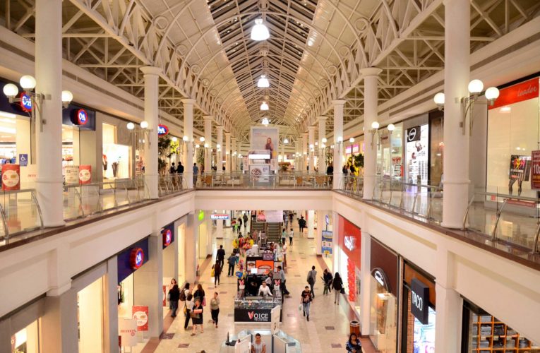 Até shopping center participa do Dia Livre de Impostos hoje