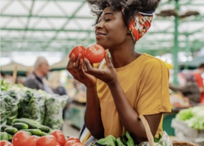 Consumidores que recebem benefícios de alimentação extrapolam os gastos