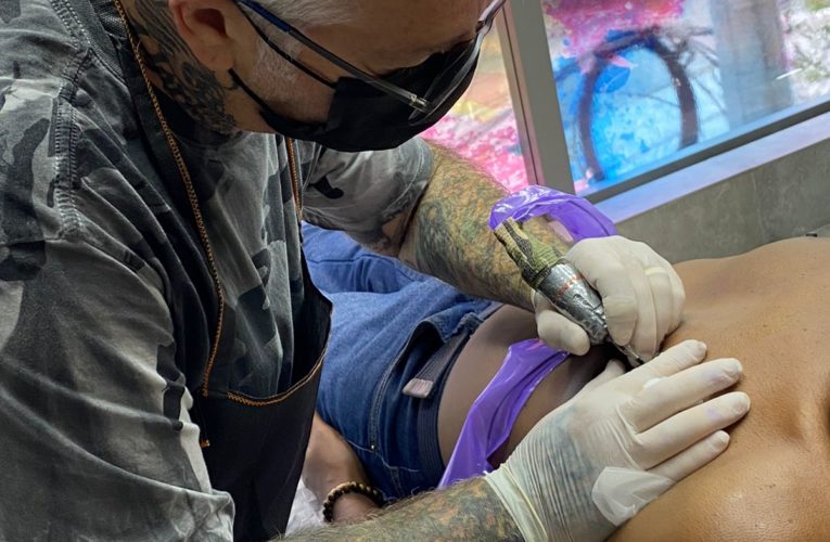 Indústria global de tatuagem cresceu 23,2% em 2021