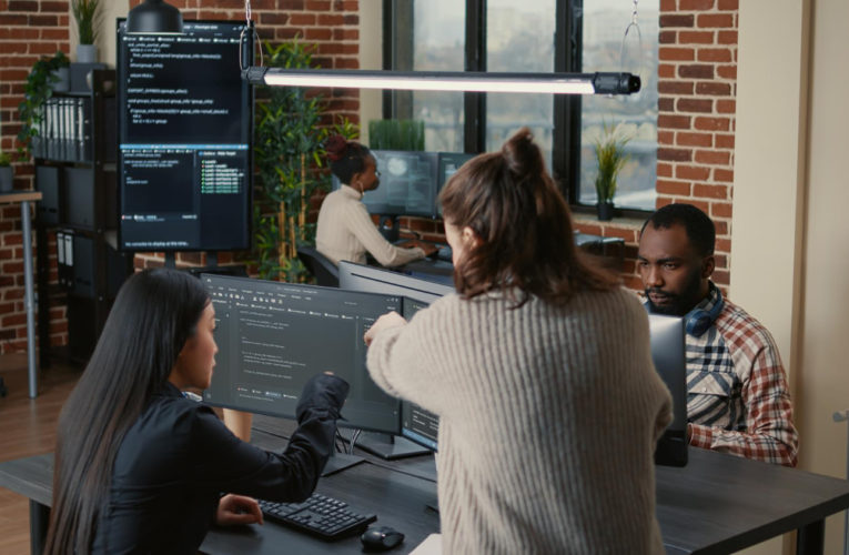 Terceirização é alternativa para as áreas de desenvolvimento de software e de TI