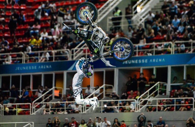 Rio Freestyle Motocross reúne estrangeiros e brasileiros