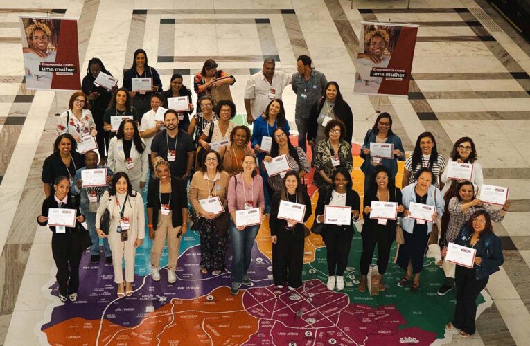 Micro e pequenas empreendedoras recebem diploma em Belo Horizonte