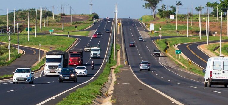 Nova era tributária acende alerta sobre preço do frete