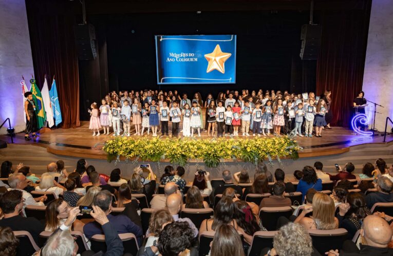 Rede de ensino homenageia alunos de destaque em Minas Gerais